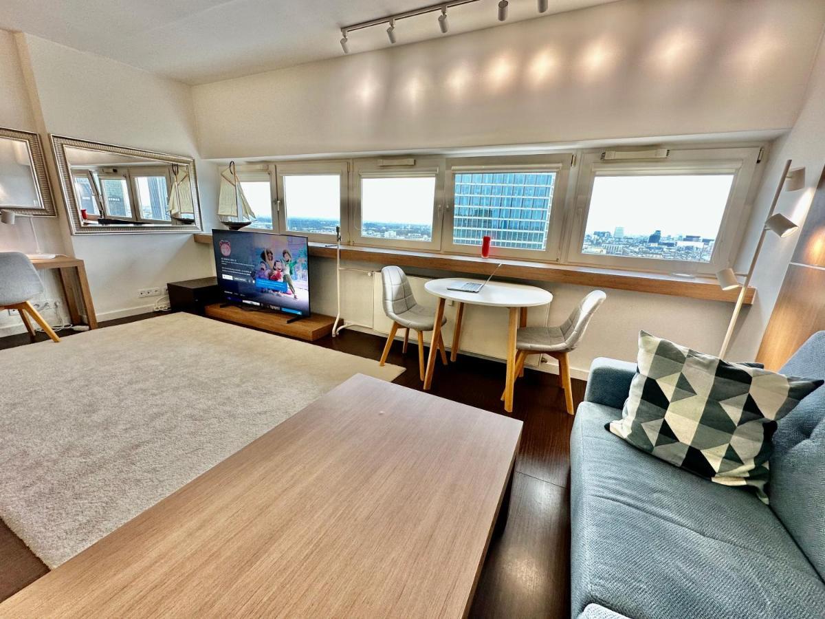 TOP metro x2 fast WiFi 400 Mbs 70’TV Netflix HBO Max AppleTV+ Disney+ Varsovia Exterior foto