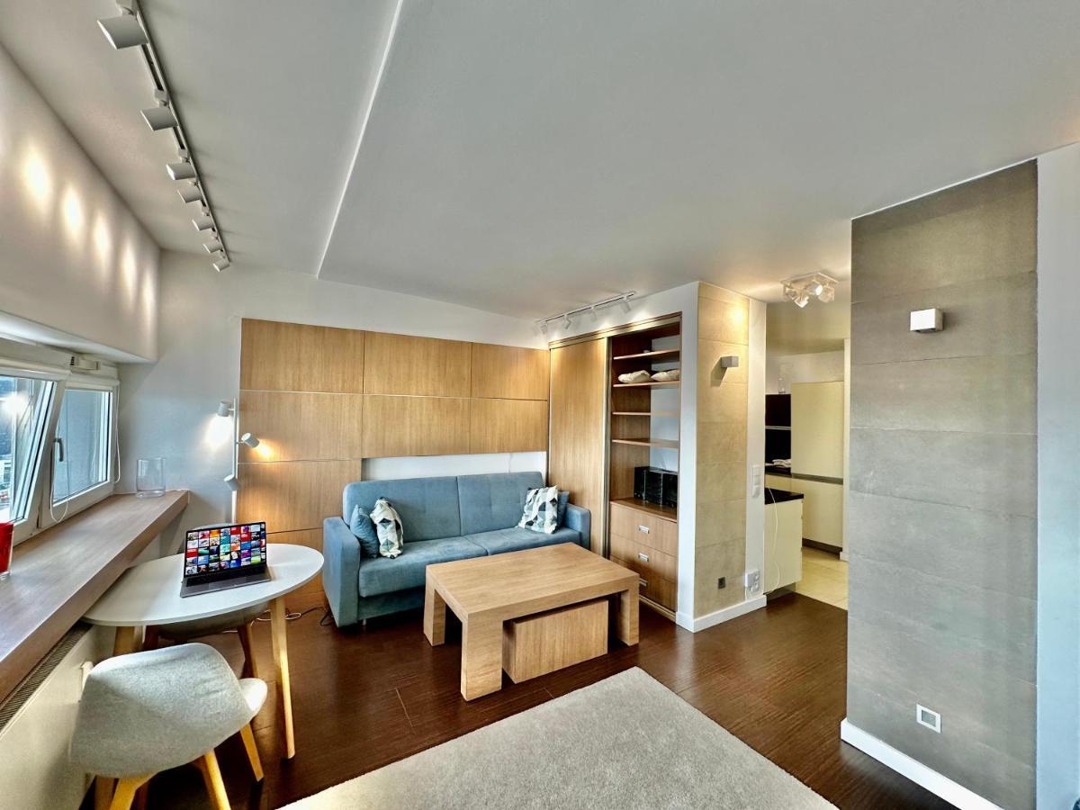 TOP metro x2 fast WiFi 400 Mbs 70’TV Netflix HBO Max AppleTV+ Disney+ Varsovia Exterior foto