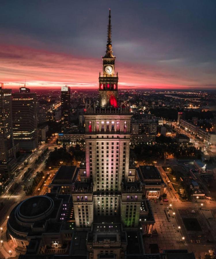 TOP metro x2 fast WiFi 400 Mbs 70’TV Netflix HBO Max AppleTV+ Disney+ Varsovia Exterior foto