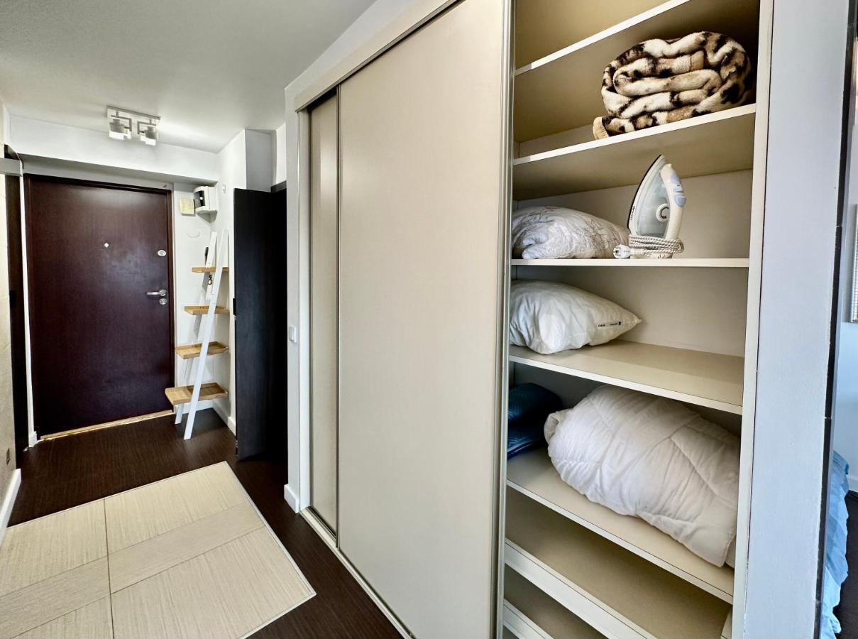 TOP metro x2 fast WiFi 400 Mbs 70’TV Netflix HBO Max AppleTV+ Disney+ Varsovia Exterior foto
