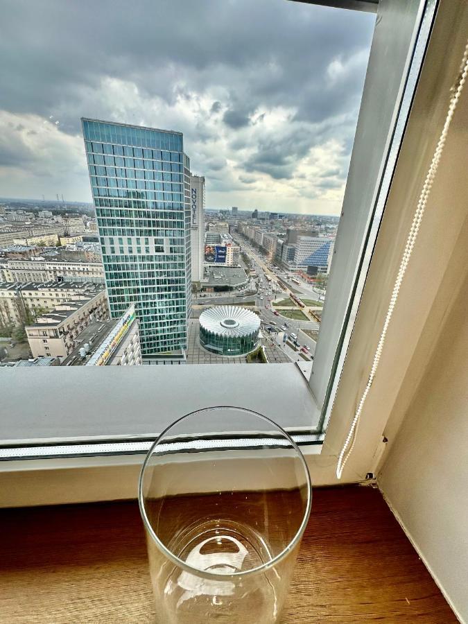 TOP metro x2 fast WiFi 400 Mbs 70’TV Netflix HBO Max AppleTV+ Disney+ Varsovia Exterior foto