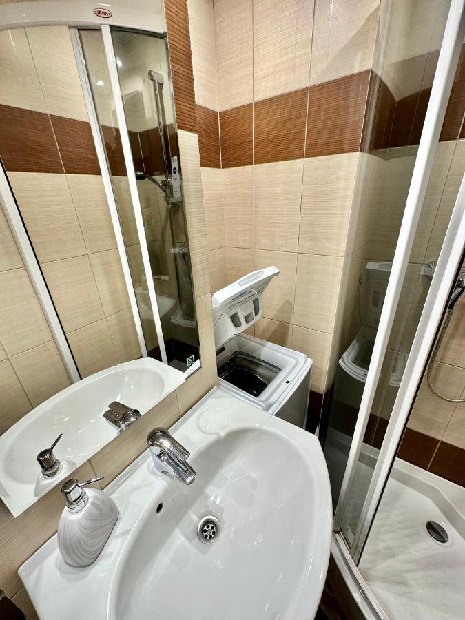 TOP metro x2 fast WiFi 400 Mbs 70’TV Netflix HBO Max AppleTV+ Disney+ Varsovia Exterior foto