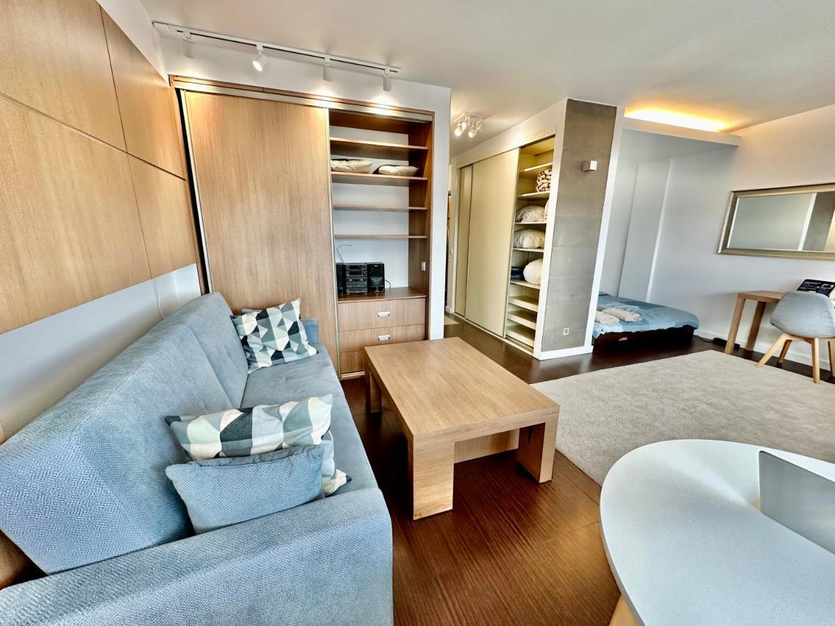 TOP metro x2 fast WiFi 400 Mbs 70’TV Netflix HBO Max AppleTV+ Disney+ Varsovia Exterior foto