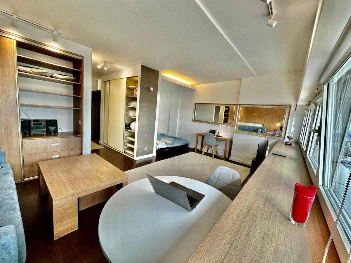 TOP metro x2 fast WiFi 400 Mbs 70’TV Netflix HBO Max AppleTV+ Disney+ Varsovia Exterior foto
